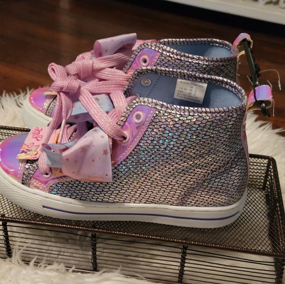 Jojo Siwa Girls Silver Mermaid Scales Bow High Top Sneakers Shoes Size 3 - Picture 4 of 7